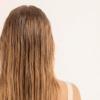 Cheveux qui graissent trop rapidement